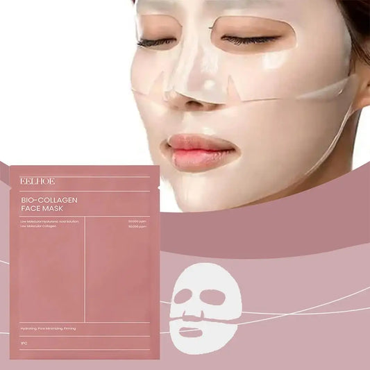 Mujer con la mascarilla de hidrogel puesta