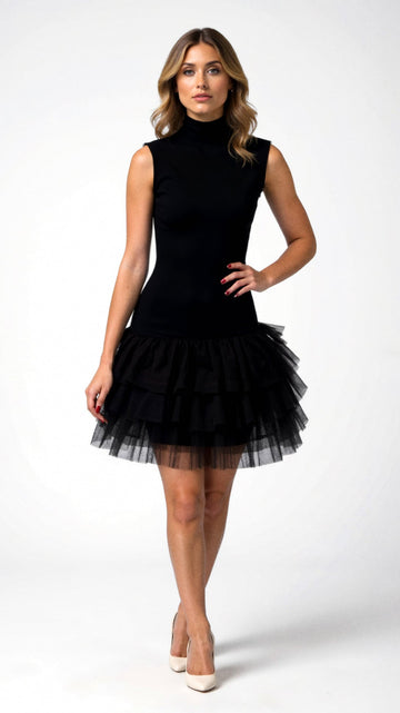 Mini Vestido de Tul con Cuello Alto
